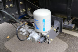 东风柳汽底盘&nbsp;电动垃圾车底盘图片