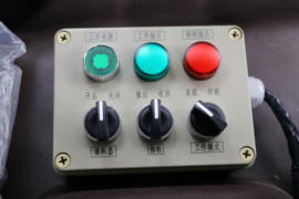 东风柳汽底盘&nbsp;电动垃圾车驾驶室图片