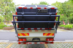 东风柳汽 新乘龙M3 4X2 排半纯电动压缩式垃圾车(福龙马牌)218kWh