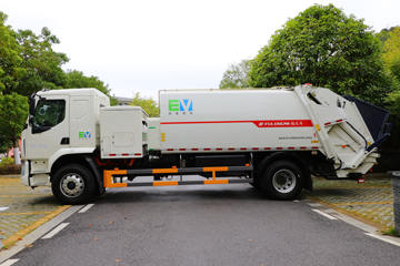 东风柳汽底盘&nbsp;电动垃圾车外观图片