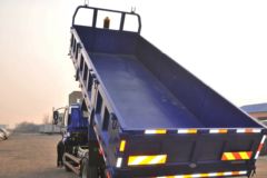 唐骏欧铃 T6系列 160马力 4X2 6.6米自卸车(ZB3160UPG9V)