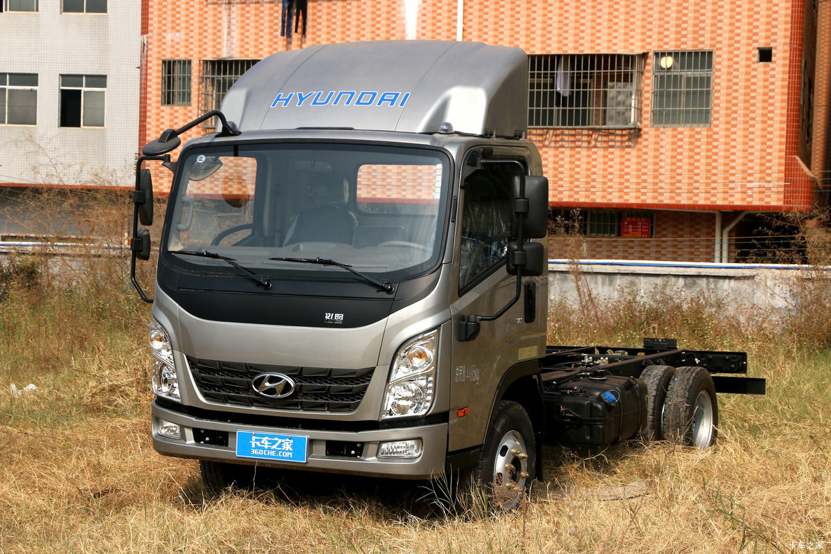 现代商用车 泓图300 116马力 4.18米单排厢式轻卡