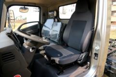 现代商用车 泓图300 116马力 4.18米单排厢式轻卡(CNJ5041XXYZDB33V)