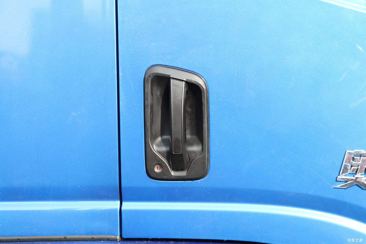 �ɵ��³� T6ϵ�� 220���� 6X2 5.2����ж��(����)���                                                