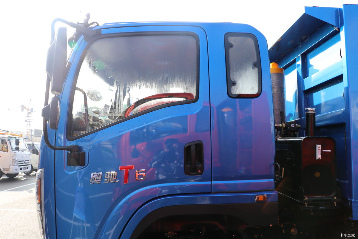 �ɵ��³� T6ϵ�� 220���� 6X2 5.2����ж��(����)���                                                