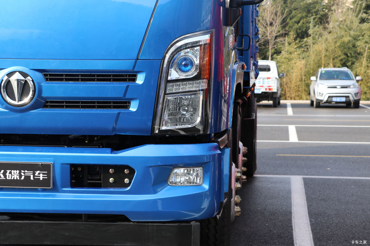 �ɵ��³� T6ϵ�� 220���� 6X2 5.2����ж��(����)���                                                