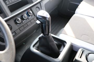 �ɵ��³� T6ϵ�� 220���� 6X2 5.2����ж��(����)ͼƬ