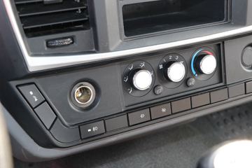 �ɵ��³� T6ϵ�� 220���� 6X2 5.2����ж��(����)ͼƬ