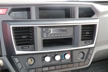 �ɵ��³� T6ϵ�� 220���� 6X2 5.2����ж��(����)ͼƬ