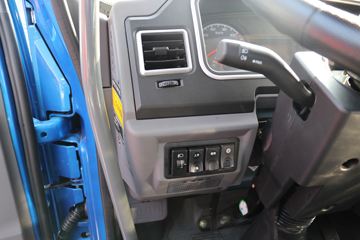 �ɵ��³� T6ϵ�� 220���� 6X2 5.2����ж��(����)ͼƬ