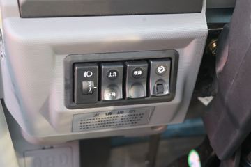 �ɵ��³� T6ϵ�� 220���� 6X2 5.2����ж��(����)ͼƬ