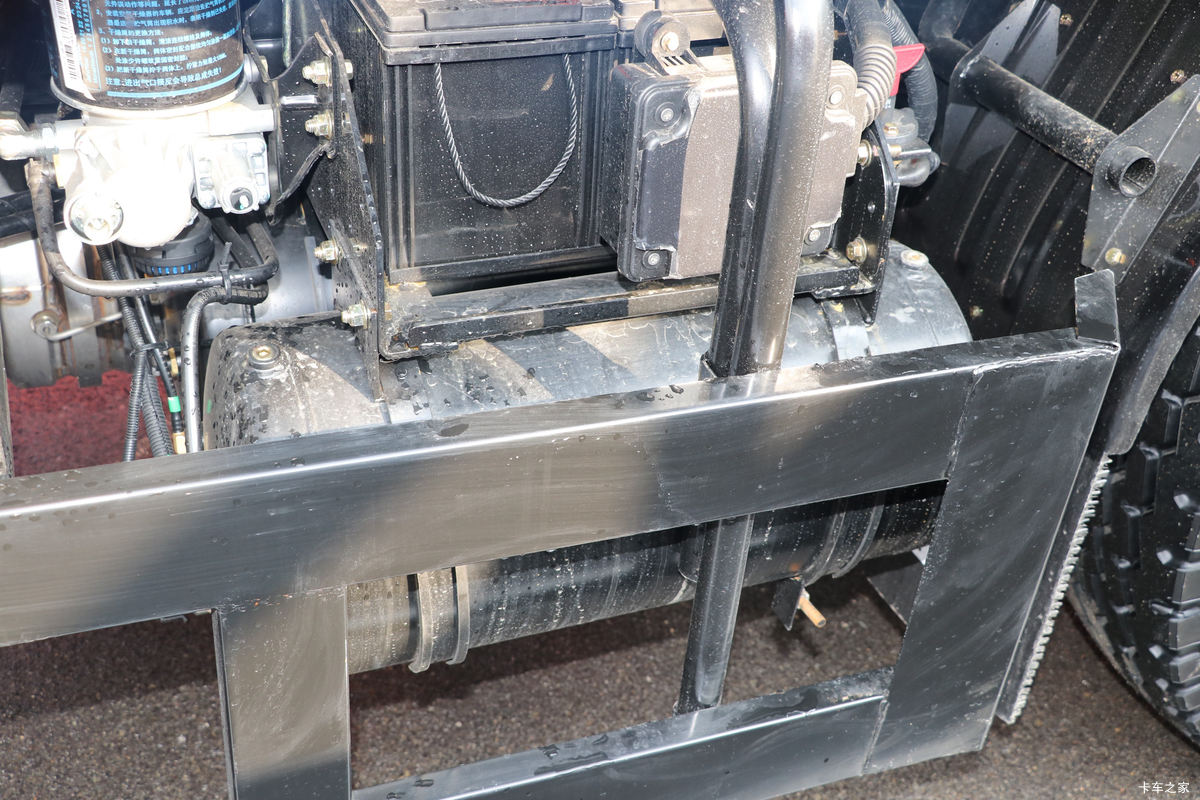 �ɵ��³� T6ϵ�� 220���� 6X2 5.2����ж��(����)����                                                