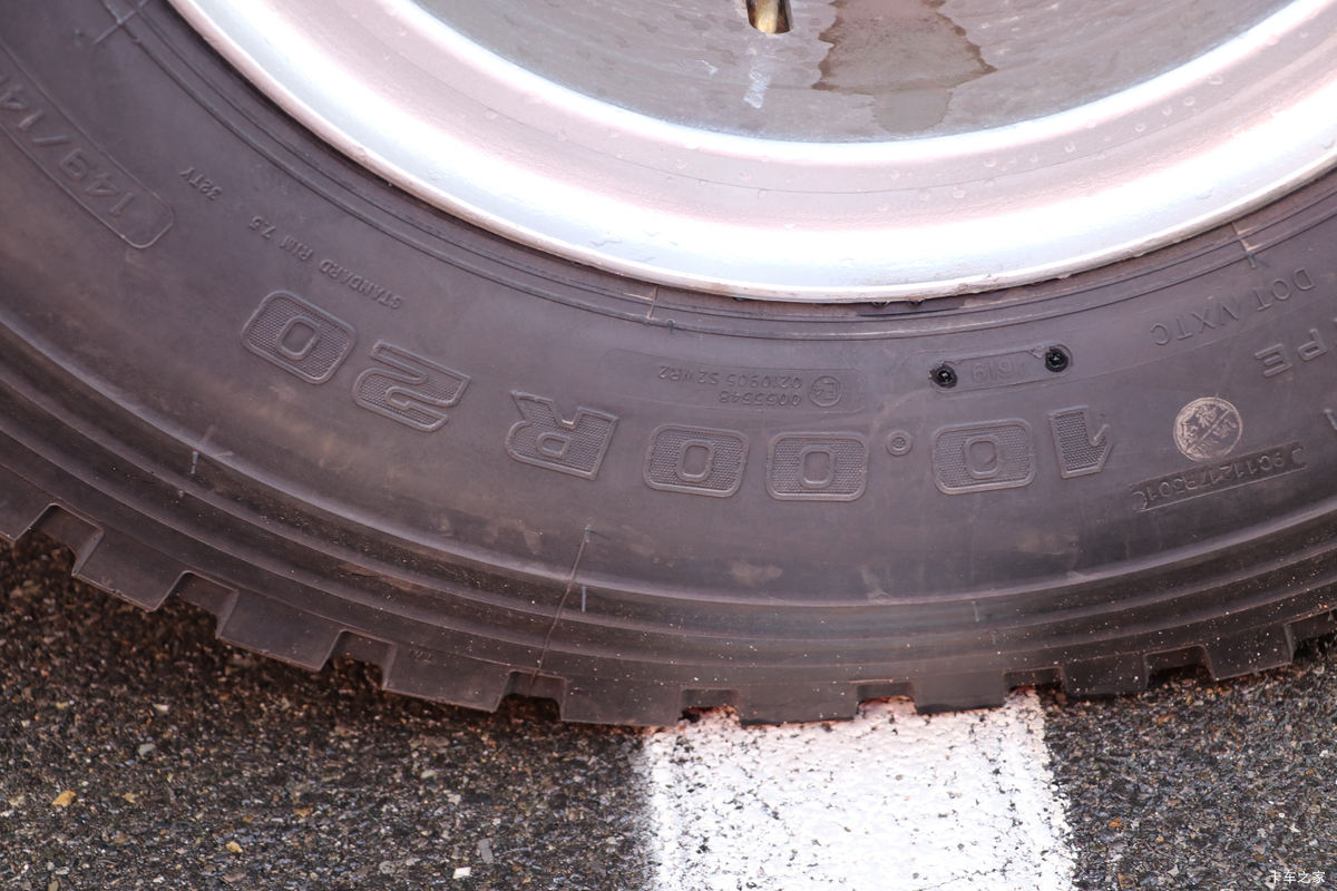 �ɵ��³� T6ϵ�� 220���� 6X2 5.2����ж��(����)����                                                