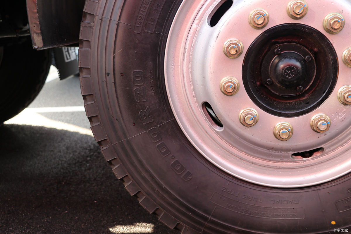 �ɵ��³� T6ϵ�� 220���� 6X2 5.2����ж��(����)����                                                