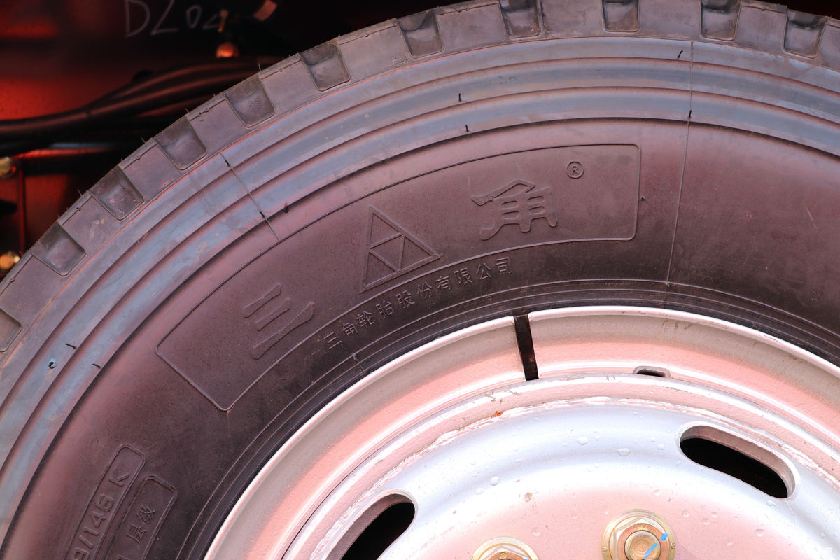 �ɵ��³� T6ϵ�� 220���� 6X2 5.2����ж��(����)����                                                