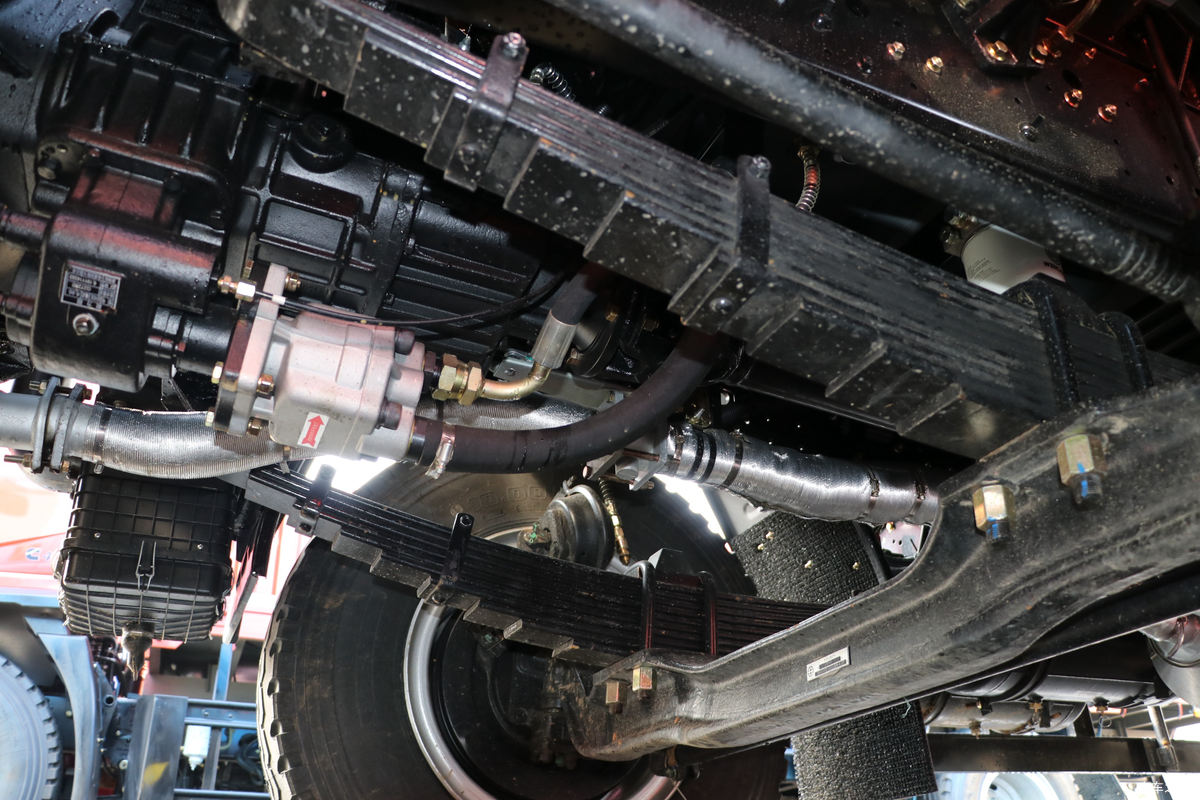 �ɵ��³� T6ϵ�� 220���� 6X2 5.2����ж��(����)����                                                