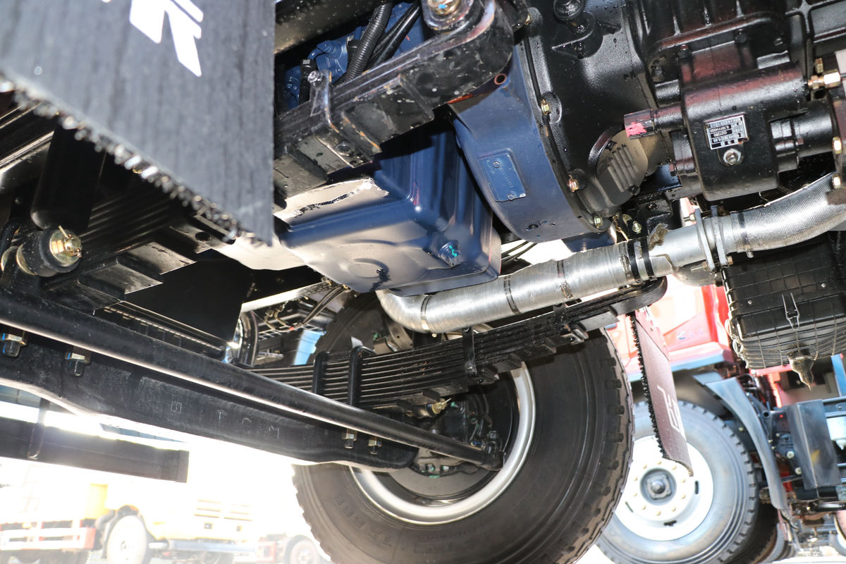 �ɵ��³� T6ϵ�� 220���� 6X2 5.2����ж��(����)����                                                