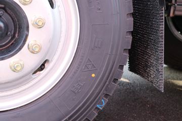 �ɵ��³� T6ϵ�� 220���� 6X2 5.2����ж��(����)ͼƬ