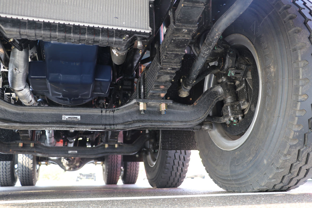 �ɵ��³� T6ϵ�� 220���� 6X2 5.2����ж��(����)����                                                