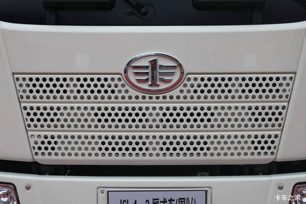 新车到店 J6L7.7米高顶 载货车 速来选购吧