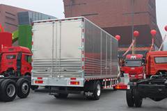 一汽解放 J6L中卡 140马力 4X2 6.8米厢式载货车(CA5160XXYP62K1L3E4)