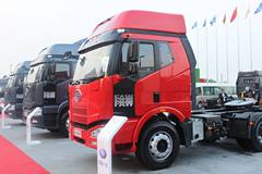 解放 J6P重卡 390马力 6X4 牵引车(轻量化)(CA4250P66K24T1E)