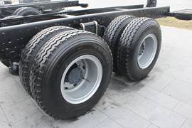 解放J6M&nbsp;载货车底盘                                                图片