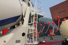 一汽解放 J6P 350马力 6X4 混凝土搅拌车(复合型)(CA5250GJBP66K2L2T1E)