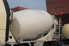 一汽解放 J6P 350马力 6X4 混凝土搅拌车(复合型)(CA5250GJBP66K2L2T1E)