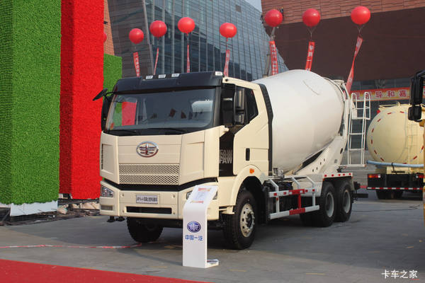 一汽解放 J6P 350马力 6X4 5方混凝土搅拌车(12档)(CA5250GJBP66K2L2T1E5)