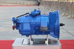 一汽解放CA8TAX135M超速档 8挡 手动挡变速箱