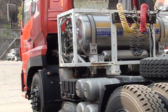 东风商用车 天龙 380马力 6X4 LNG牵引车(DFL4251A12)
