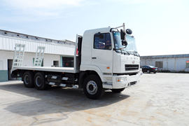 华菱底盘&nbsp;平板运输车外观图片