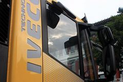 上汽红岩 杰狮 340马力 6X4 垃圾车(舒适版)(CQ5254ZLJHRG384)