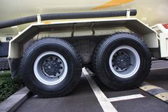 上汽红岩 杰狮 380马力 8X4 粉粒物料车(潍柴)(CQ5314GFLHTG466)