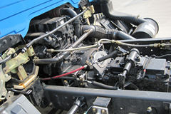 东风商用车 天锦中卡 140马力 4X2 6.75米栏板载货车(DFL1120B7)