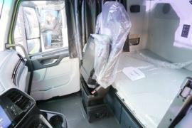 轾德·炎&nbsp;牵引车驾驶室                                               图片