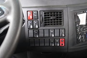 ���� ������D12�п� 220���� 4X2 9.75��LNG��ʽ�ػ���(����)(EQ5180XXYL9NDKAC)ͼƬ