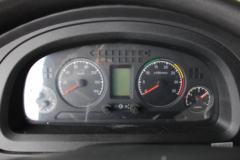 东风 多利卡D12中卡 220马力 4X2 9.75米LNG厢式载货车(国六)(EQ5180XXYL9NDKAC)