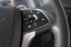 东风 多利卡D12中卡 220马力 4X2 9.75米LNG厢式载货车(国六)(EQ5180XXYL9NDKAC)