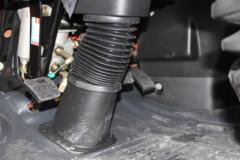 东风 多利卡D12中卡 220马力 4X2 9.75米LNG厢式载货车(国六)(EQ5180XXYL9NDKAC)