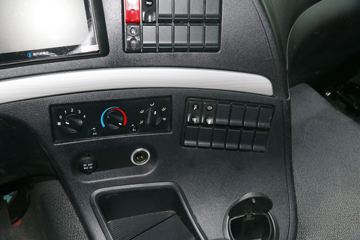 �������ó� ������3 ���˰� 250���� 4X2 6.75�ײ�դʽ�ػ���(����)ͼƬ