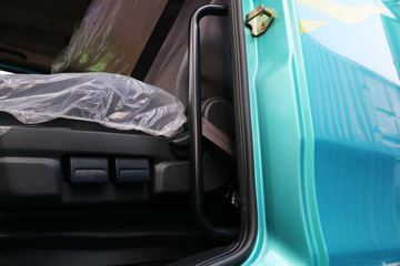 �������ó� ������3 ���˰� 250���� 4X2 6.75�ײ�դʽ�ػ���(����)ͼƬ