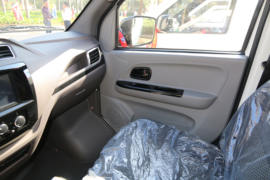 锐捷S&nbsp;电动封闭厢货驾驶室图片