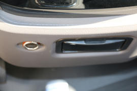 锐捷S&nbsp;电动封闭厢货驾驶室图片