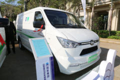 凯马 锐捷ES4200 3.15T 2.67米纯电动封闭物流车40.78kWh