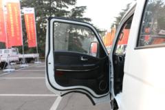 唐骏欧铃 V5-1系列 105马力 CNG 3.01米双排栏板轻卡(ZB1035VSD5L)