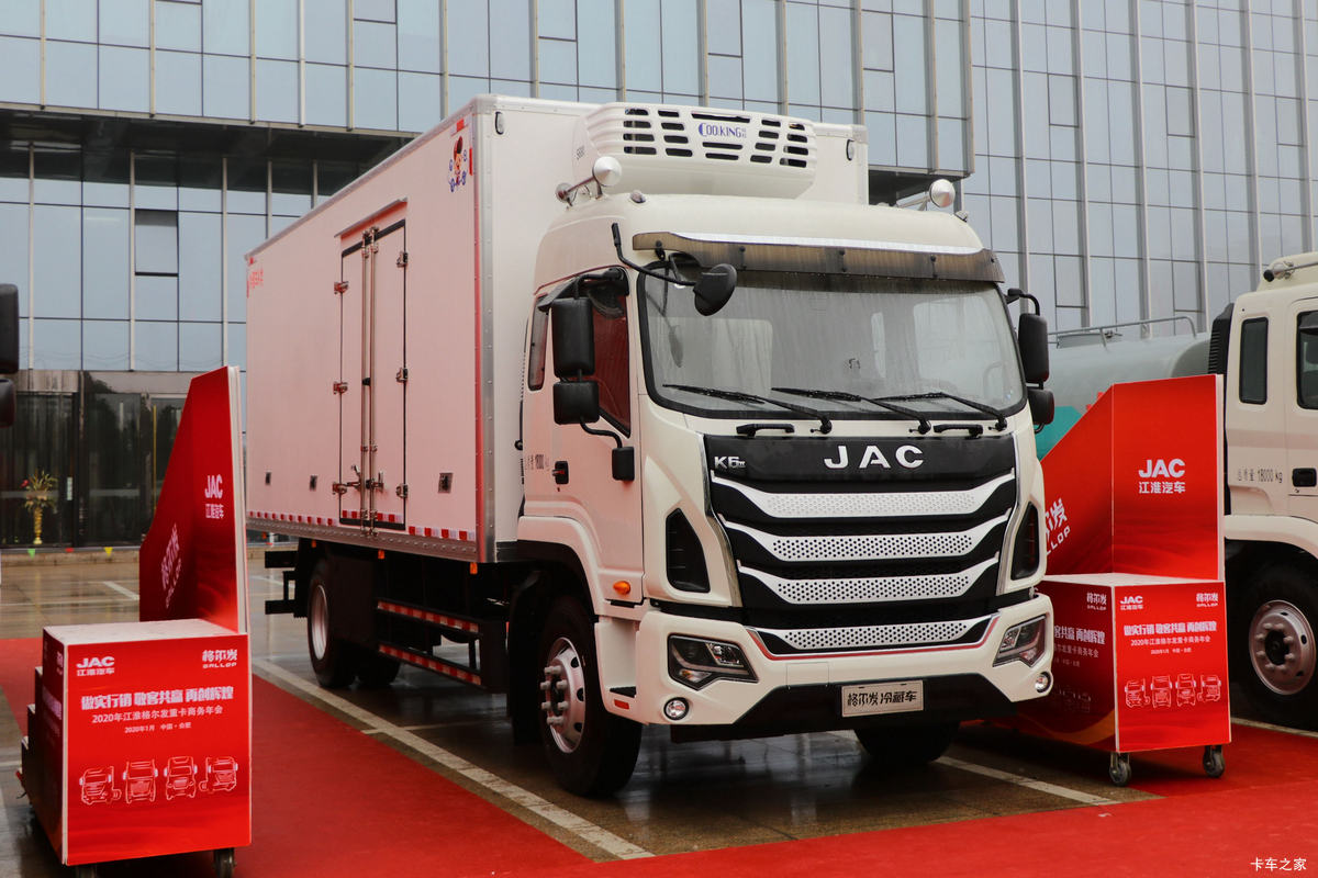 江淮 格尔发K6LII中卡 200马力 4X2 6.8米冷藏车