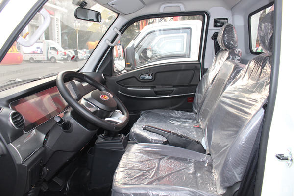 新乡众福唐骏汽车V5新车上市5.5万起售