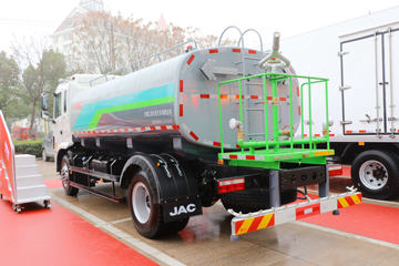 格尔发K5&nbsp;洒水车/喷洒车外观图片